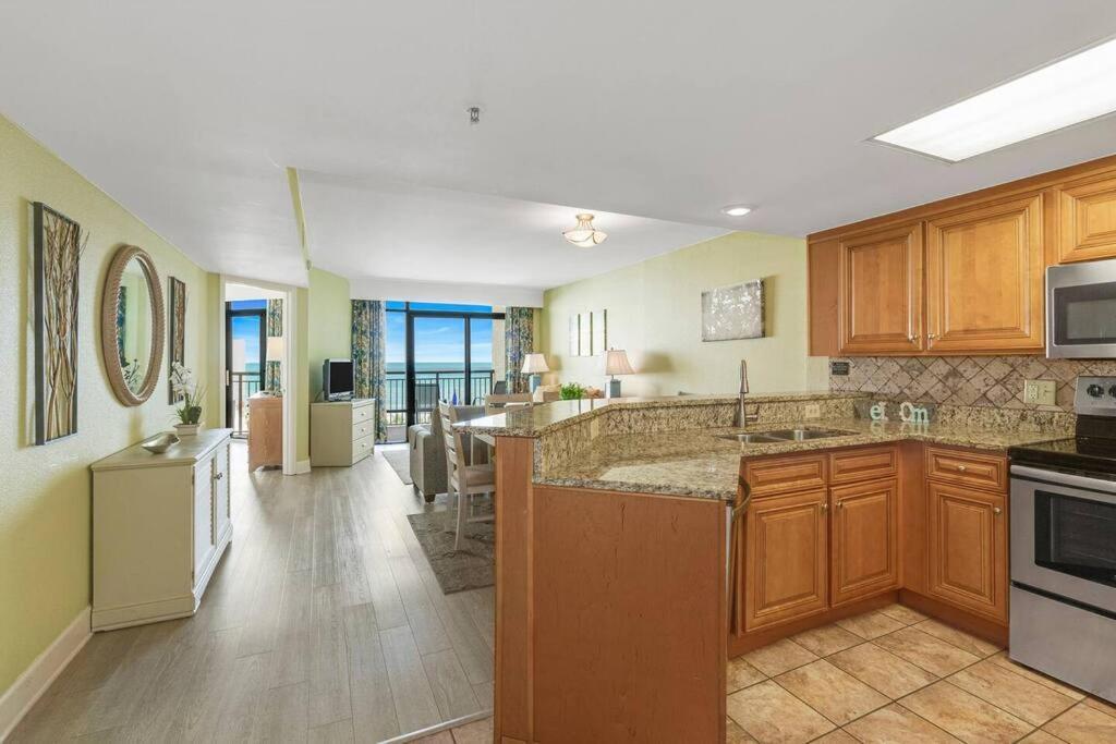 מירטל ביץ' Breathtaking Oceanfront Suite Grand Cayman 451 מראה חיצוני תמונה