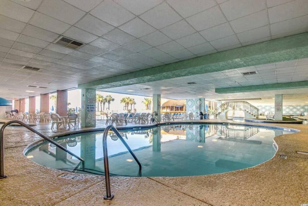 מירטל ביץ' Breathtaking Oceanfront Suite Grand Cayman 451 מראה חיצוני תמונה