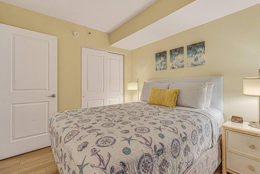 מירטל ביץ' Breathtaking Oceanfront Suite Grand Cayman 451 מראה חיצוני תמונה