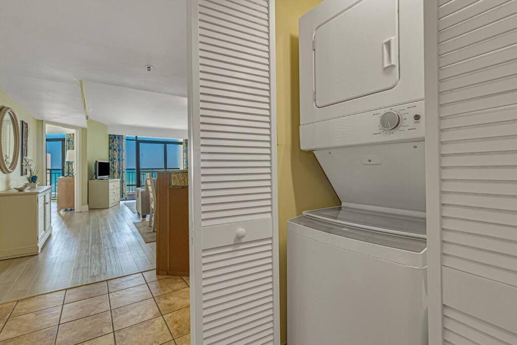 מירטל ביץ' Breathtaking Oceanfront Suite Grand Cayman 451 מראה חיצוני תמונה