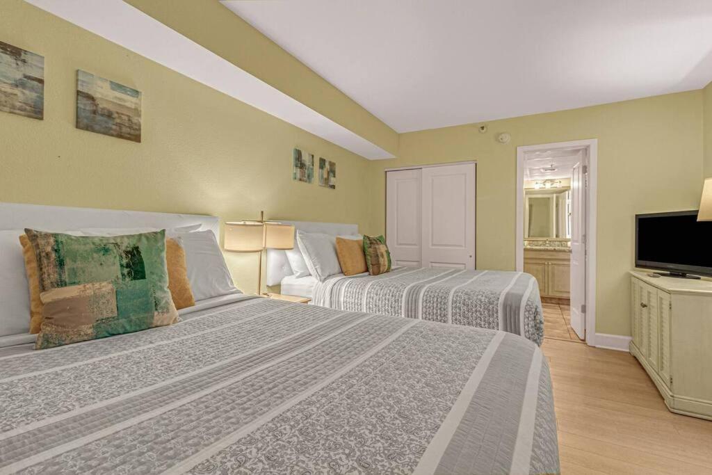 מירטל ביץ' Breathtaking Oceanfront Suite Grand Cayman 451 מראה חיצוני תמונה