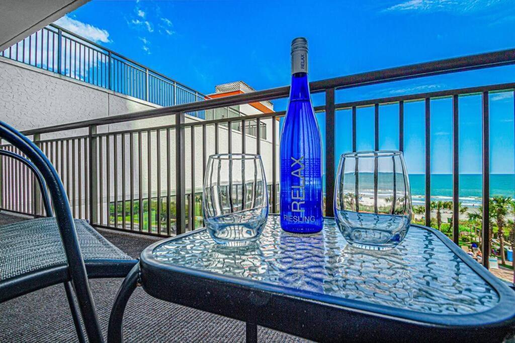 מירטל ביץ' Breathtaking Oceanfront Suite Grand Cayman 451 מראה חיצוני תמונה