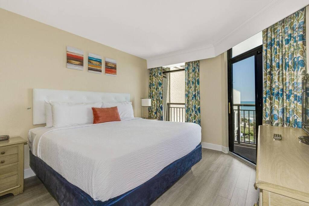 מירטל ביץ' Breathtaking Oceanfront Suite Grand Cayman 451 מראה חיצוני תמונה